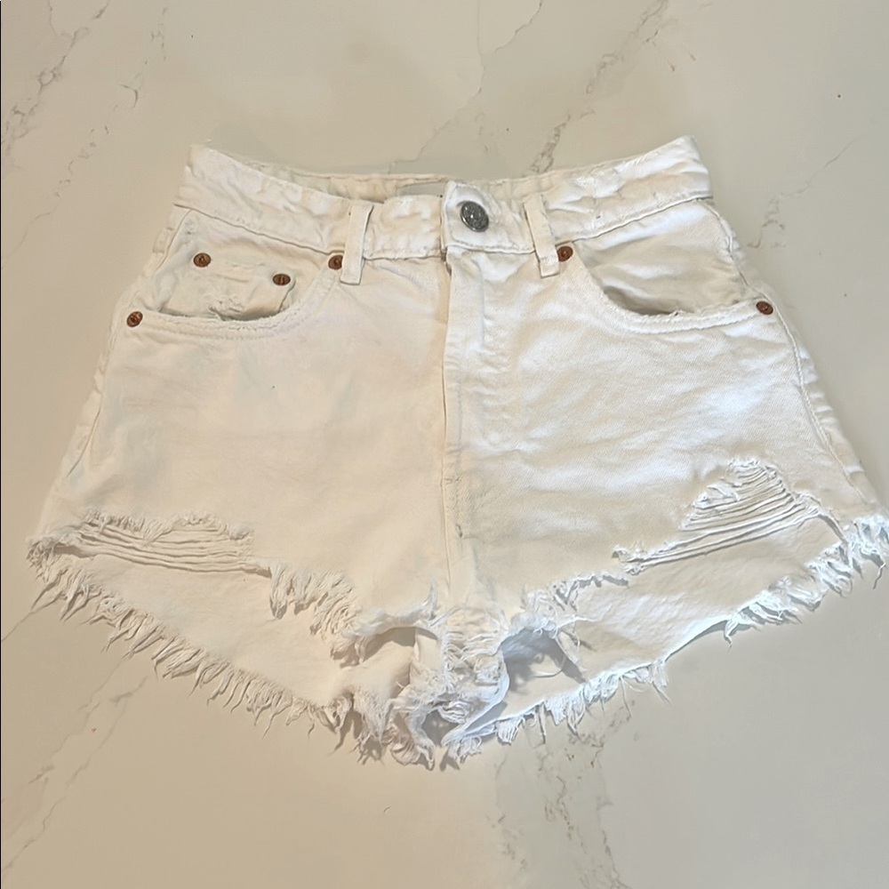 Zara White Frayed Hem Distressed High Waisted Jean Denim Shorts Size 2